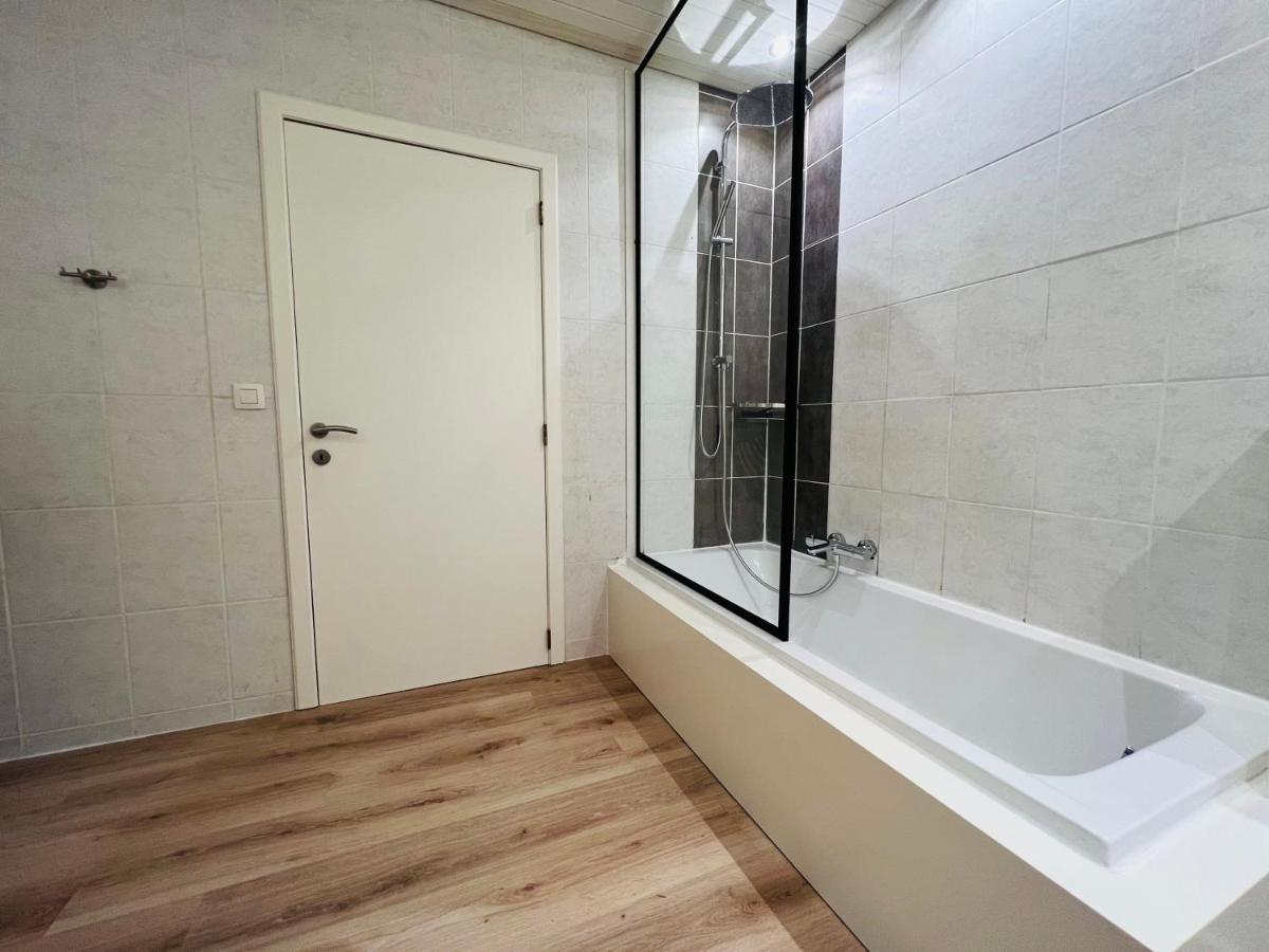 Ruim App. Met Grote Garage Apartment Ieper Ngoại thất bức ảnh